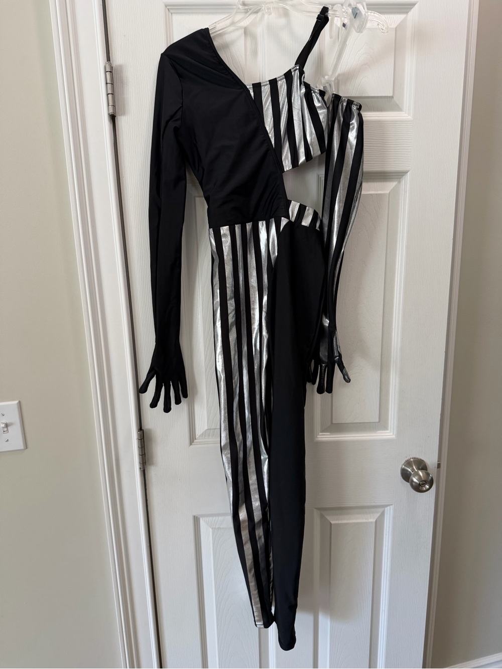Tenth House Revolution Black & Silver One-Shoulder Striped Jumpsuit adult small